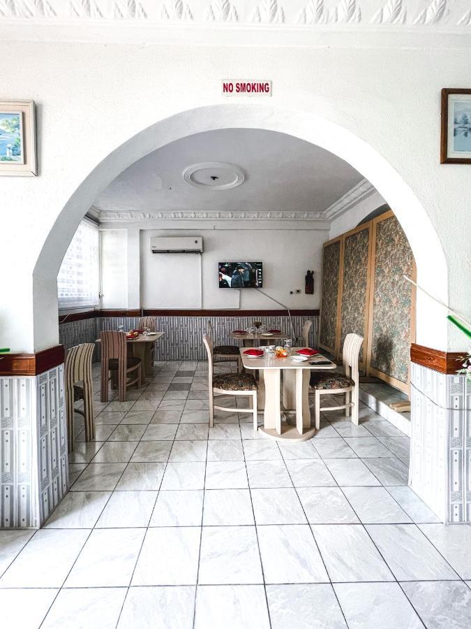 Hill View Hotel Mccarthy Hills Botianaw 外观 照片
