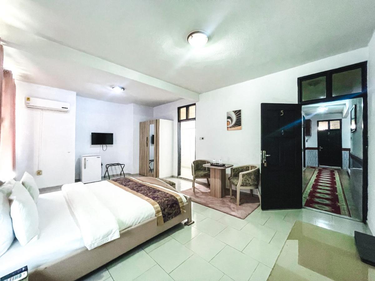 Hill View Hotel Mccarthy Hills Botianaw 外观 照片