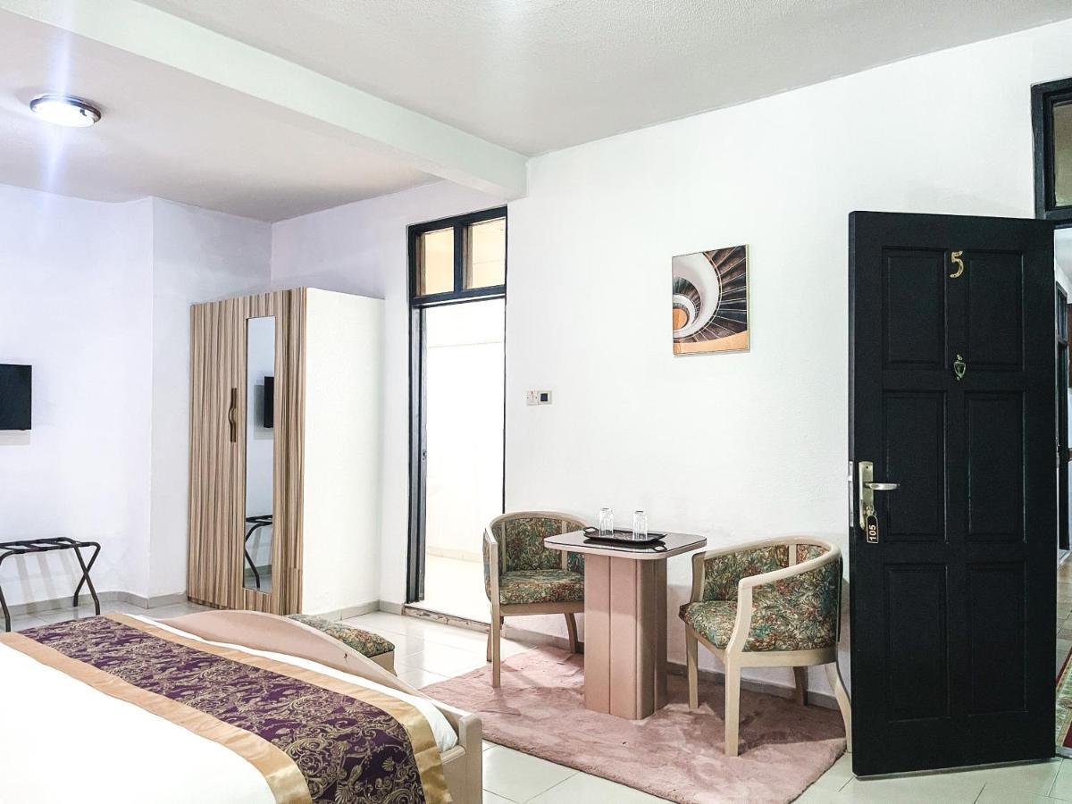 Hill View Hotel Mccarthy Hills Botianaw 外观 照片