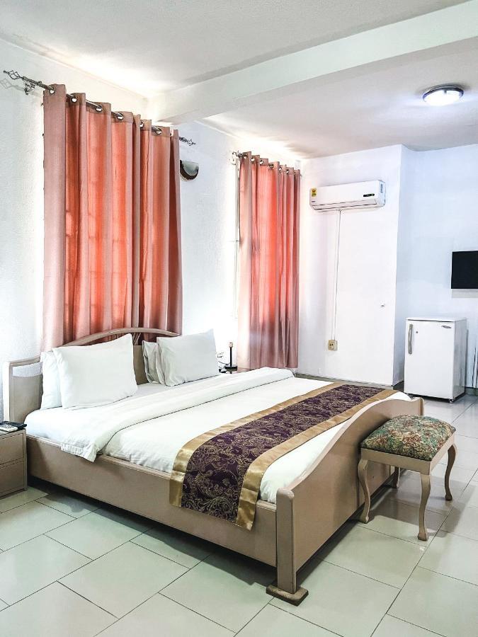 Hill View Hotel Mccarthy Hills Botianaw 外观 照片