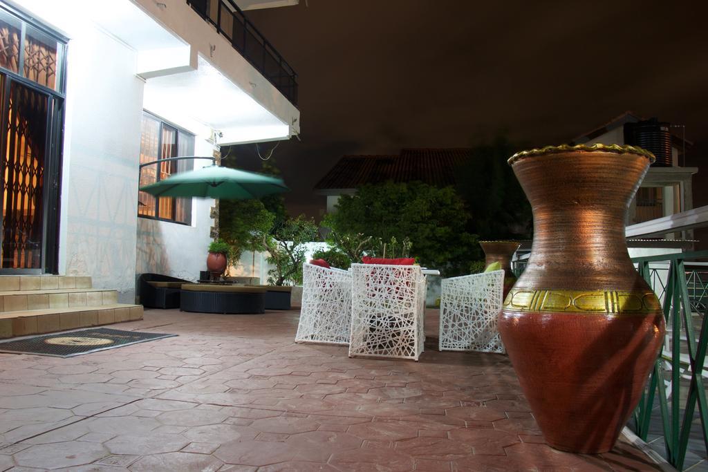 Hill View Hotel Mccarthy Hills Botianaw 外观 照片