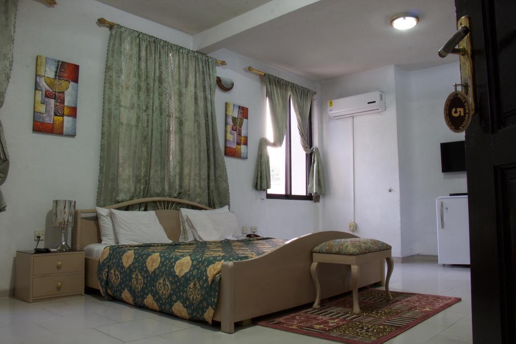 Hill View Hotel Mccarthy Hills Botianaw 外观 照片