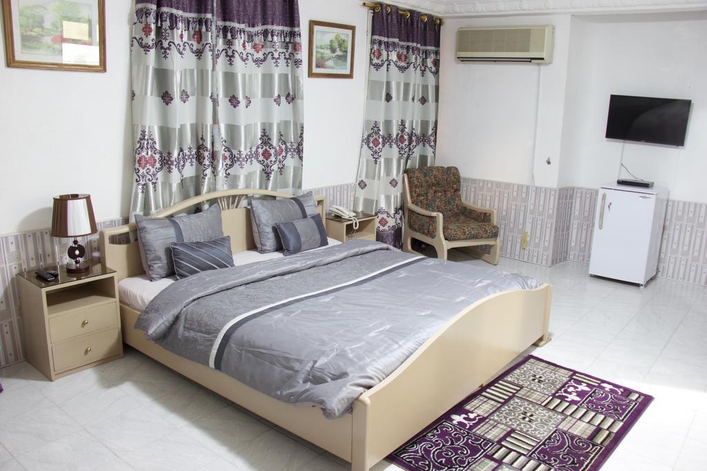Hill View Hotel Mccarthy Hills Botianaw 外观 照片