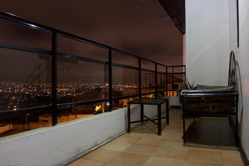 Hill View Hotel Mccarthy Hills Botianaw 外观 照片