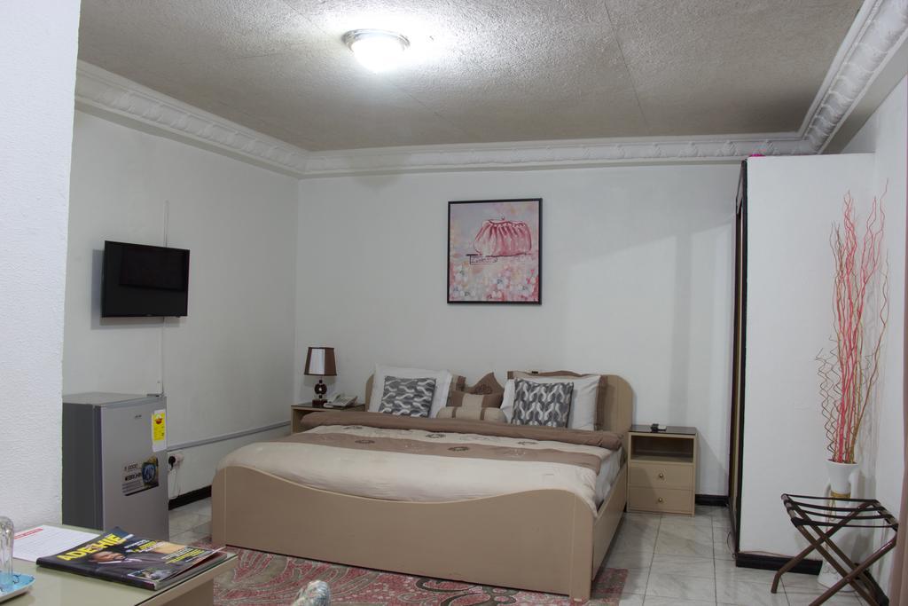 Hill View Hotel Mccarthy Hills Botianaw 外观 照片
