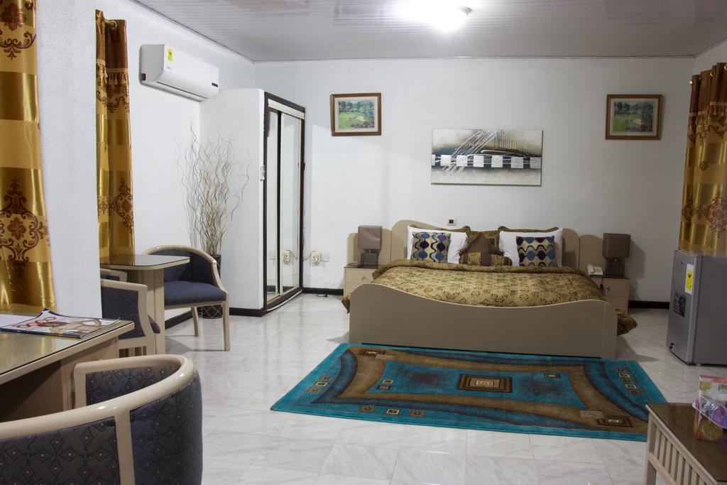 Hill View Hotel Mccarthy Hills Botianaw 外观 照片