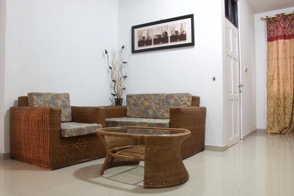 Hill View Hotel Mccarthy Hills Botianaw 外观 照片