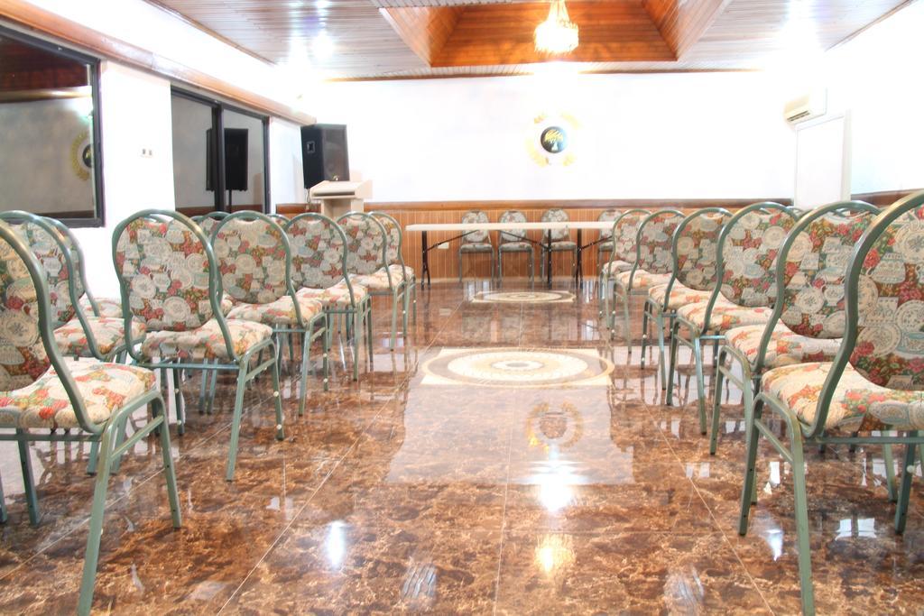 Hill View Hotel Mccarthy Hills Botianaw 外观 照片