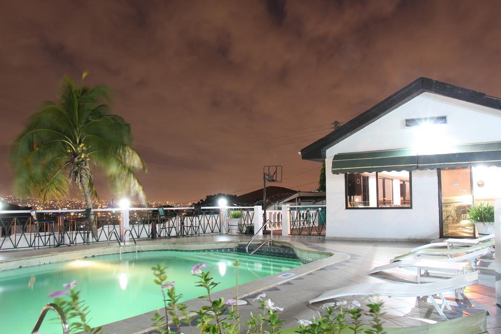 Hill View Hotel Mccarthy Hills Botianaw 外观 照片