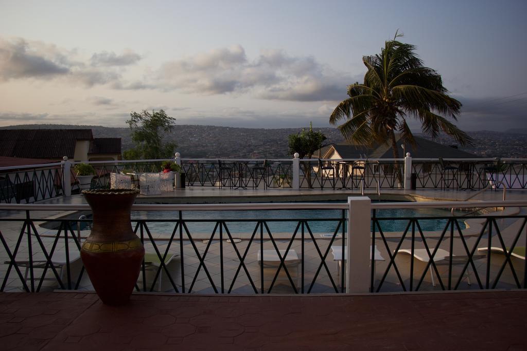 Hill View Hotel Mccarthy Hills Botianaw 外观 照片