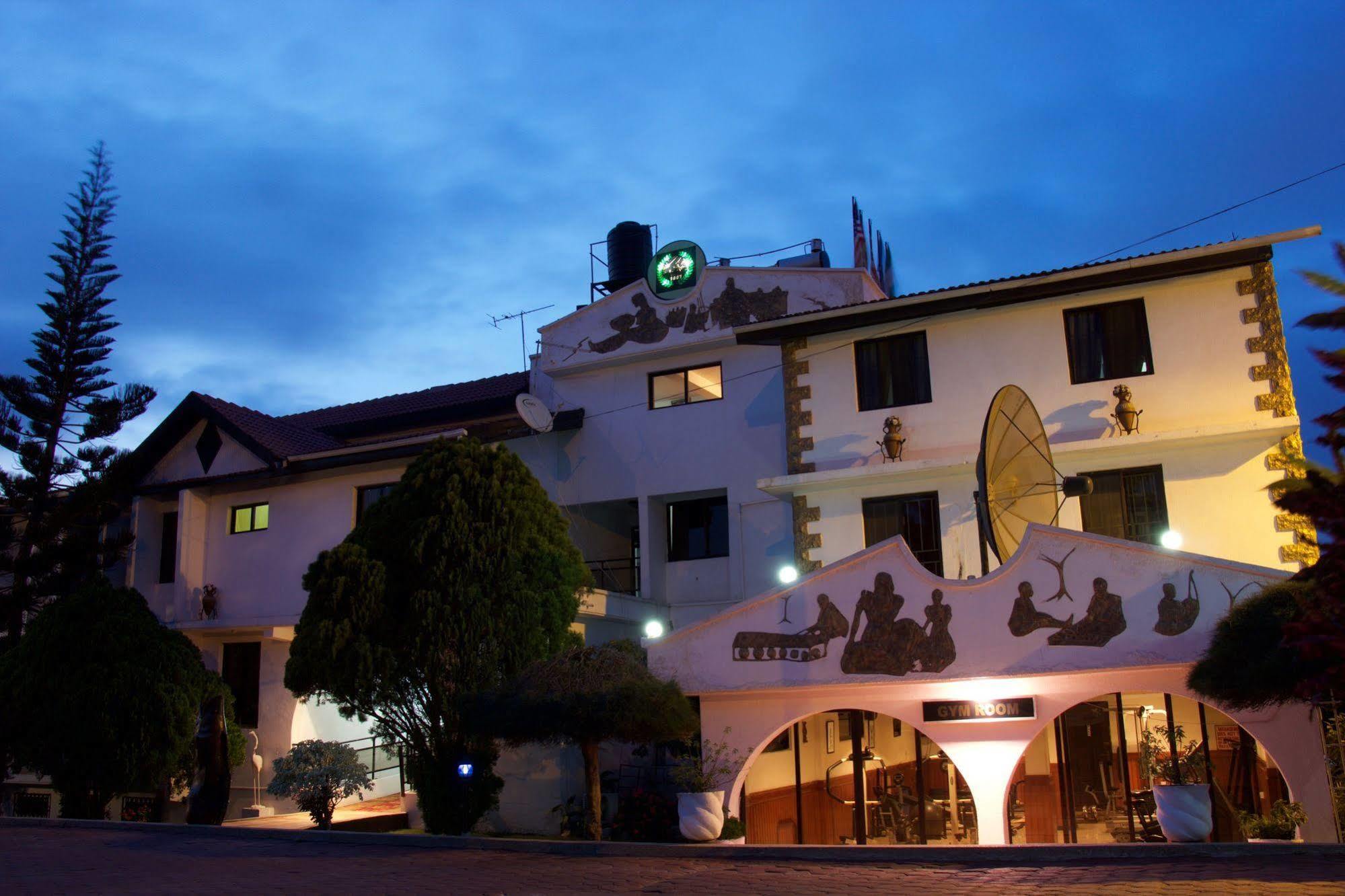 Hill View Hotel Mccarthy Hills Botianaw 外观 照片
