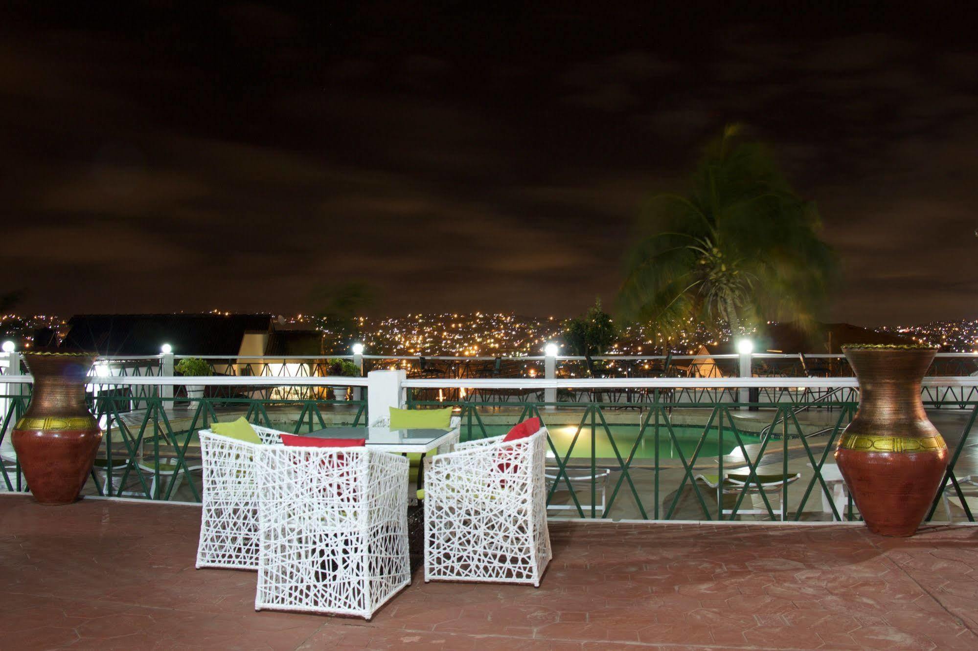 Hill View Hotel Mccarthy Hills Botianaw 外观 照片